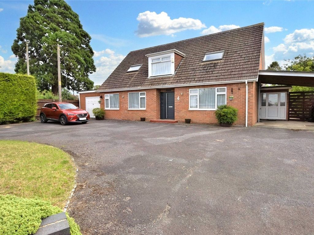 4 bed detached house for sale in Sutton Road, Milton, Abingdon