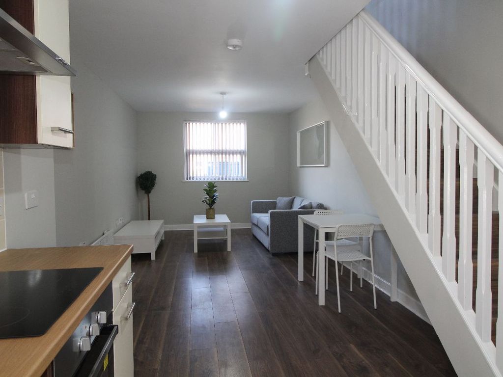 2 bed flat to rent in Cunliffe Court, St. Pauls Road, Preston PR1, £477