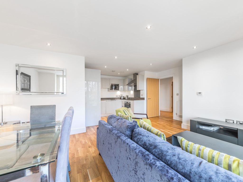 3 bed flat to rent in The Crescent, 2 Seager Place, Deptford, London
