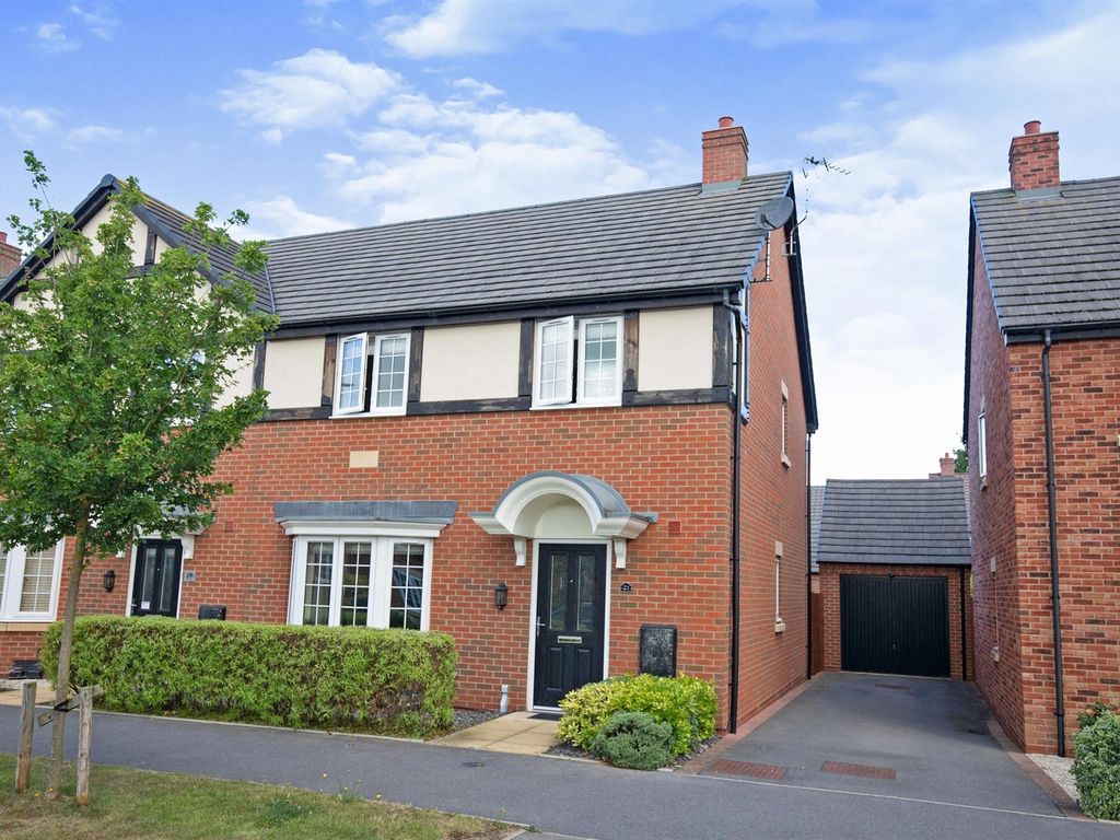 4 bed end terrace house for sale in Grantham Road, Wellesbourne