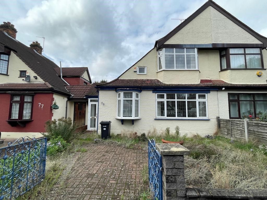 3 bed semidetached house for sale in Sunnymede Drive, Clayhall, Ilford IG6, £500,000 Zoopla