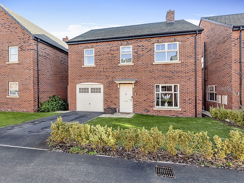 4 bed detached house for sale in Henson Close, Whetstone, Leicester LE8