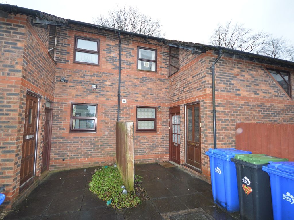 1 bed flat to rent in Rogerstone Avenue, Penkhull, StokeOnTrent ST4