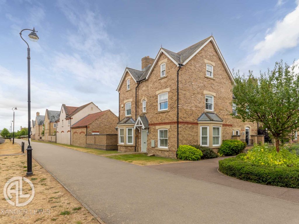 4 bed end terrace house for sale in Charlotte Ave, Stotfold SG5 Zoopla