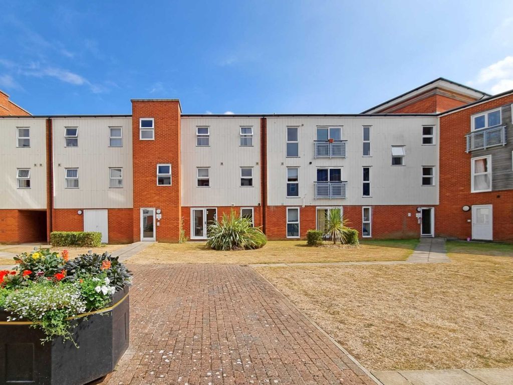2 bed flat to rent in Holman Court, Ipswich IP2 Zoopla