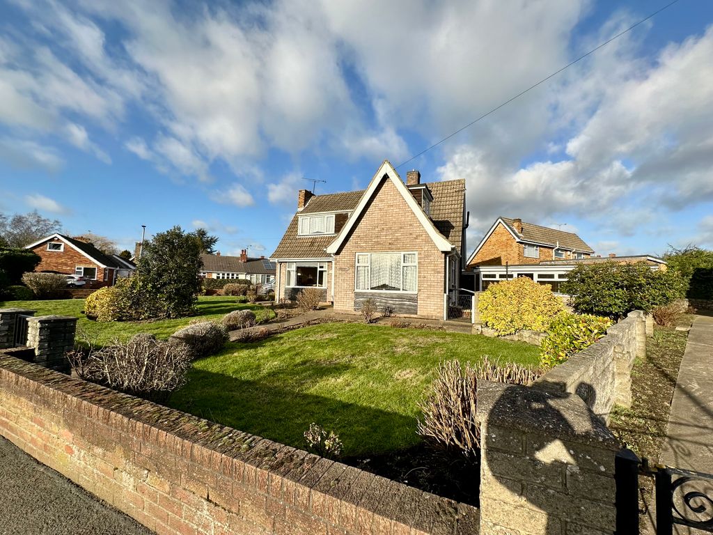 3 bed detached house for sale in High Street, Barnby Dun, Doncaster DN3, £300,000 Zoopla