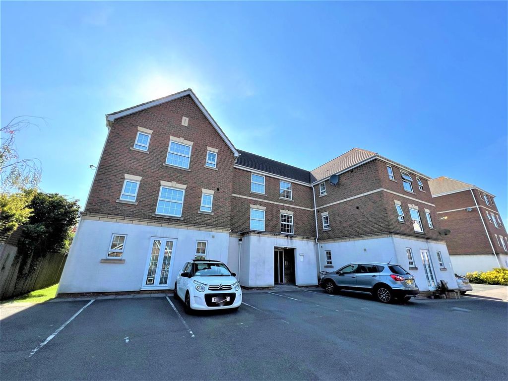 2 bed flat to rent in Poplar Close, BexhillOnSea TN39 Zoopla