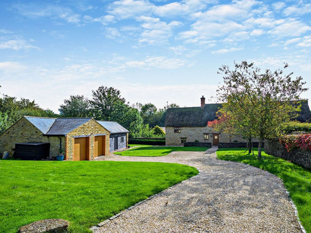 4 bed detached house for sale in Hollow Road, Lower Tadmarton, Banbury