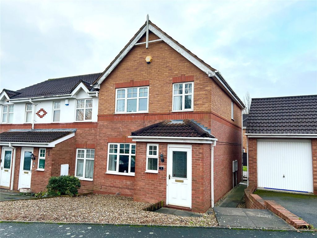 3 bed end terrace house for sale in Fallowfields, Holbrooks, Coventry