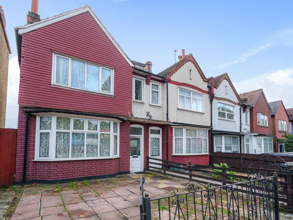 4 bed end terrace house for sale in Brownhill Road, London SE6, £