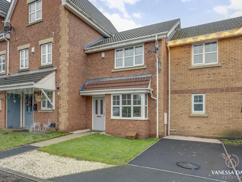 3 bed terraced house for sale in The Fieldings, Preston PR2, £155,000