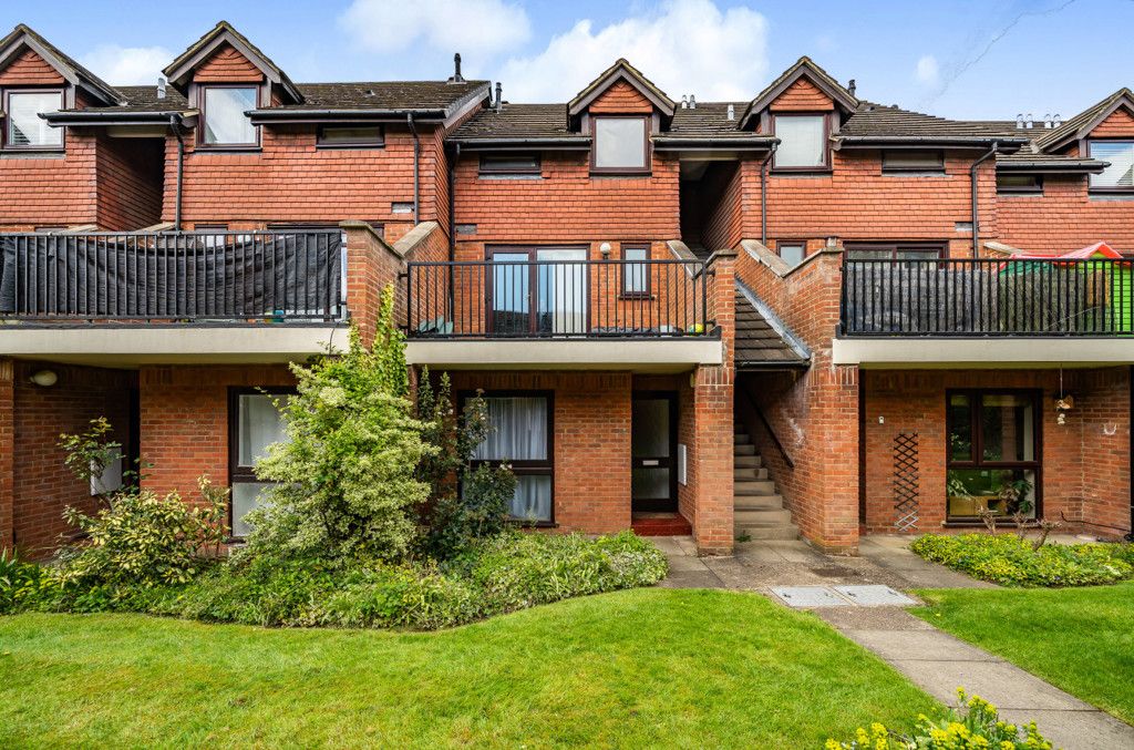 1 bed for sale in Rickmansworth Road, Watford, Hertfordshire