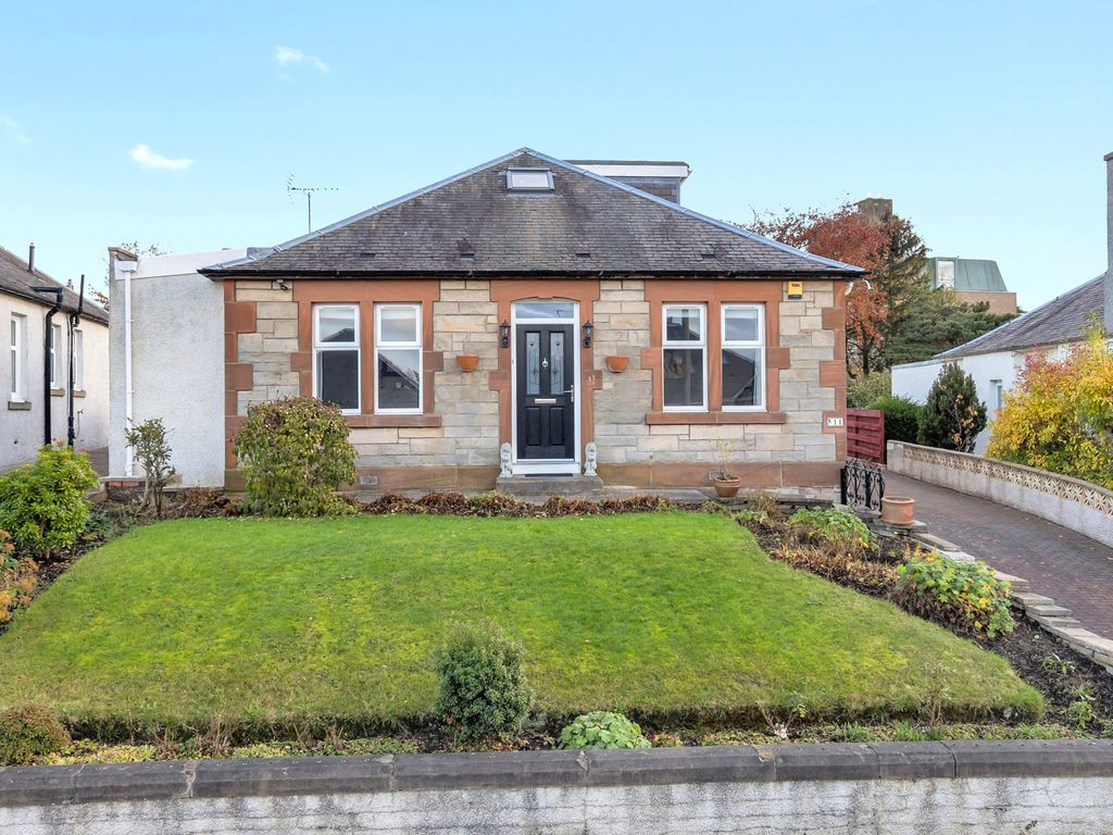 3 bed detached bungalow for sale in 11 Featherhall Crescent South