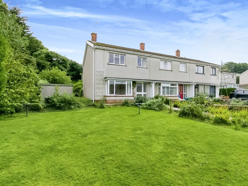 3 bed end terrace house for sale in Atlantic Place, Barry CF63, £