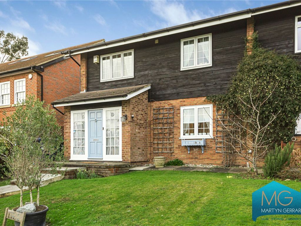 4 bed semidetached house for sale in Todhunter Terrace,