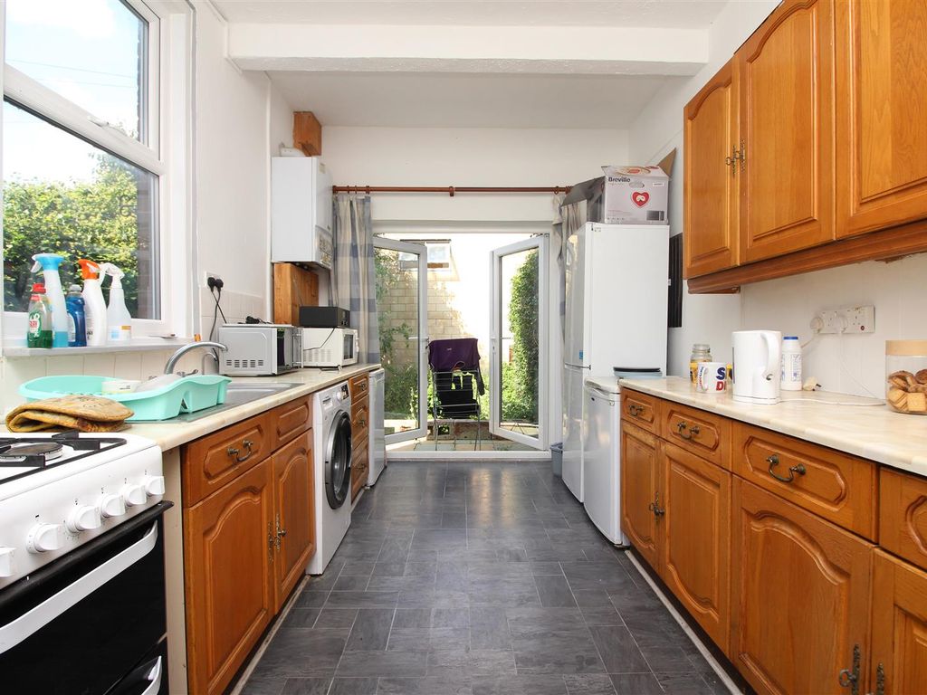 4 bed terraced house to rent in Sturry Road, Canterbury CT1, £475 pcm