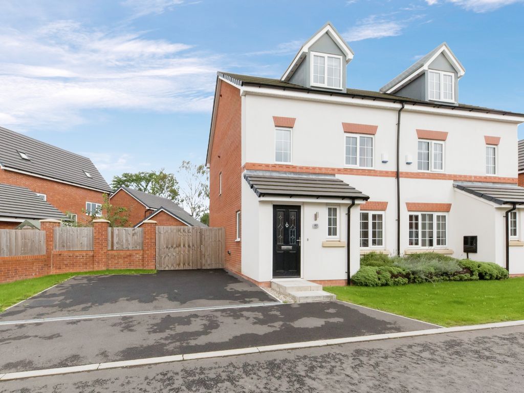 4 bed semidetached house for sale in Alfred King Close, Crewe CW2, £