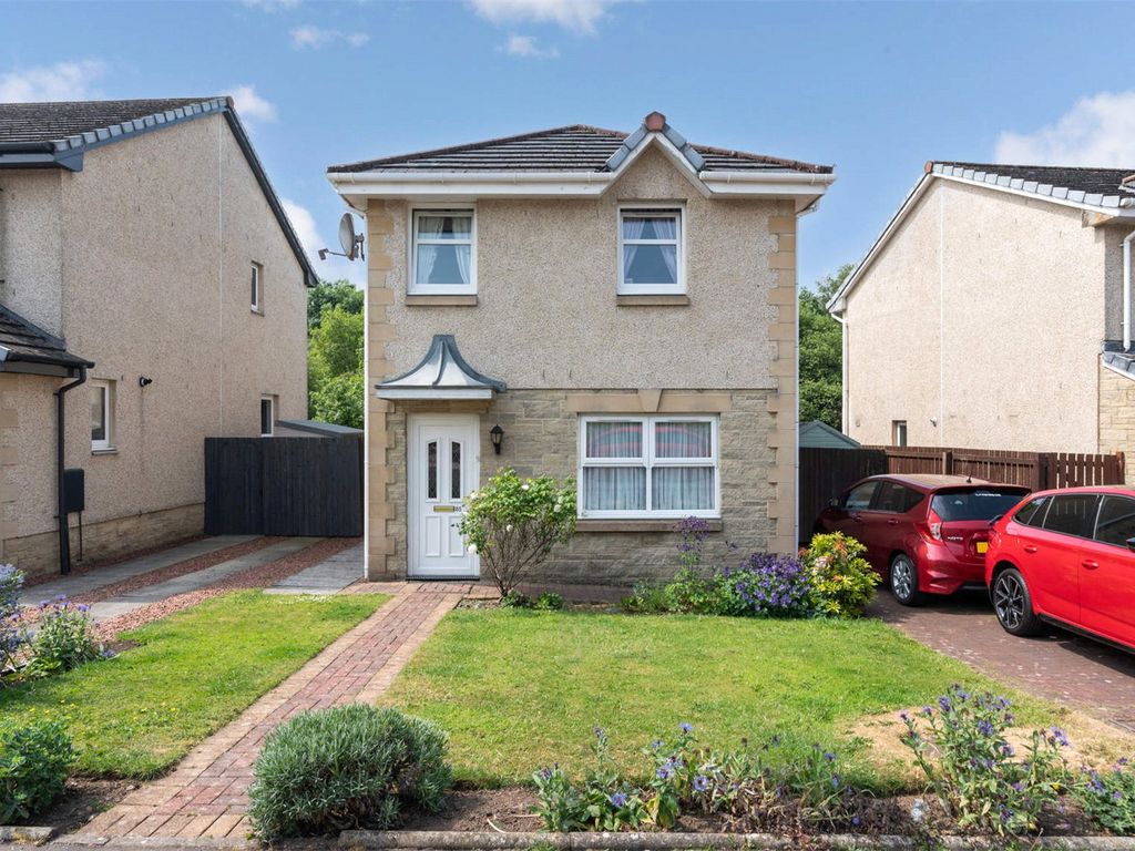 3 bed detached house for sale in Carrongrange Gardens, Stenhousemuir