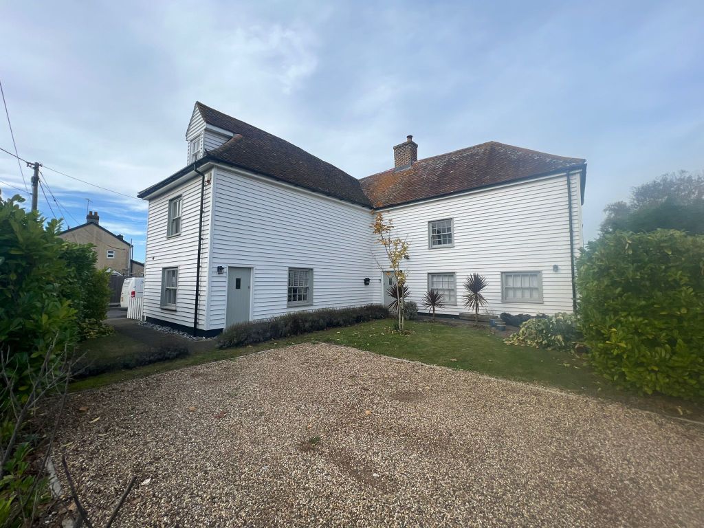 5 bed detached house to rent in Harwich Road, Wix, Manningtree CO11, £