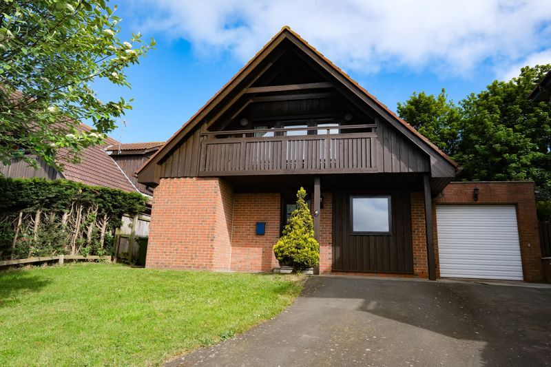 4 bed detached house for sale in Mariners View, Amble, Morpeth NE65, £