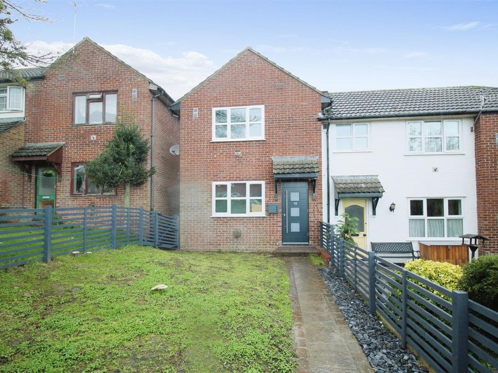 1 bed end terrace house for sale in Edward Court, Hemel Hempstead HP3