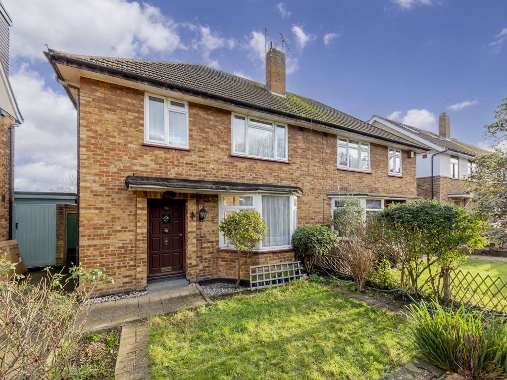 3 bed detached house for sale in Springfield Avenue, London N10 Zoopla
