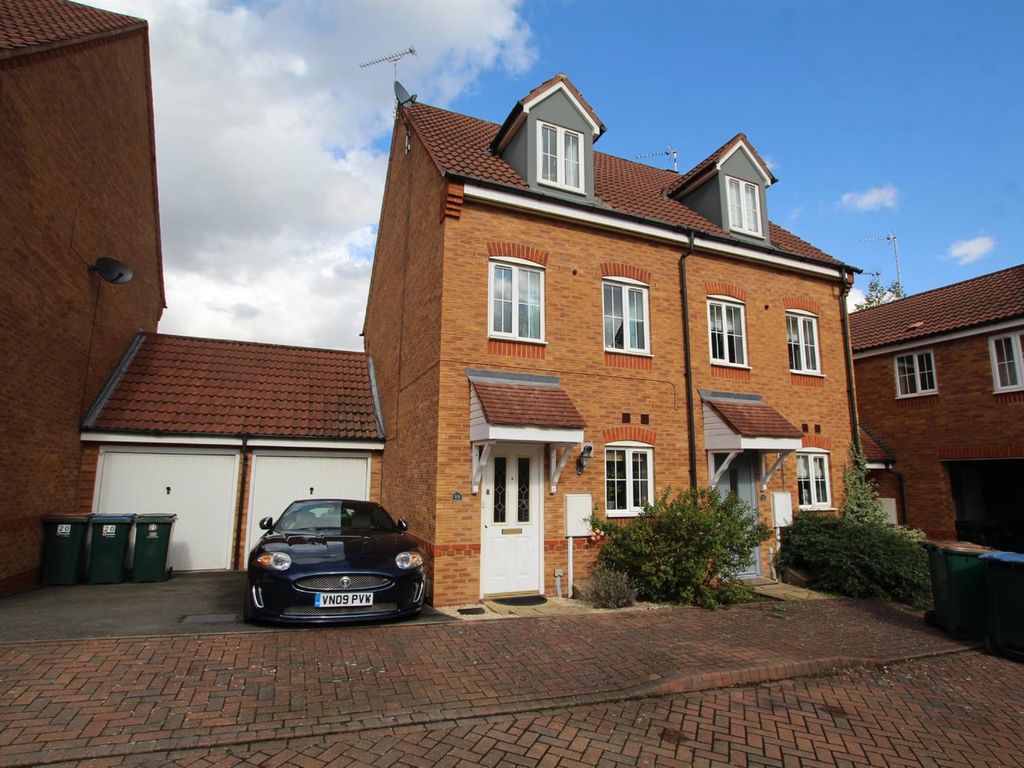 3 bed semidetached house to rent in Riverslea Road, Coventry CV3, £