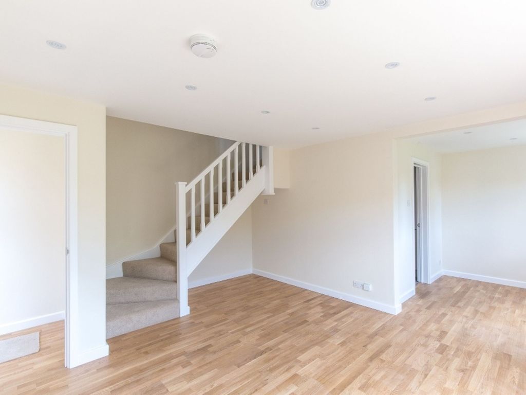 2 bed flat to rent in Martlesham, Welwyn Garden City AL7, £1,450 pcm Zoopla