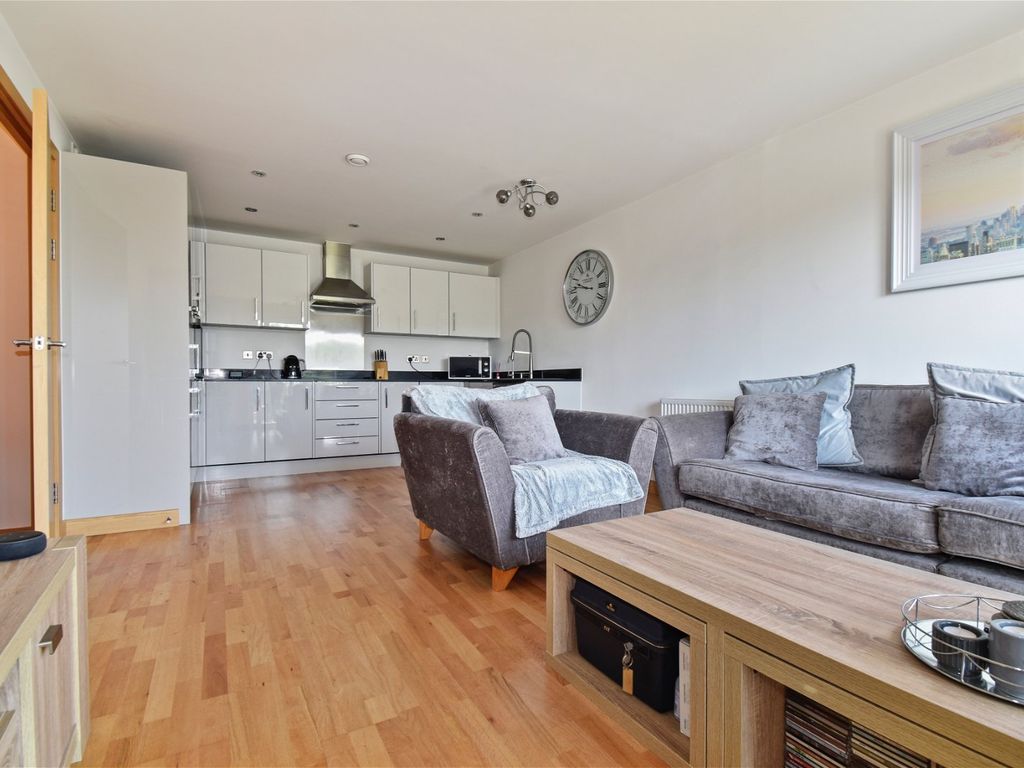 2 bed flat for sale in Creek Mill Way, Dartford DA1 Zoopla