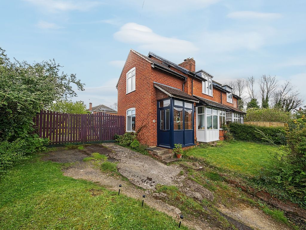 3 bed semidetached house for sale in Vicarage Lane, Brockworth