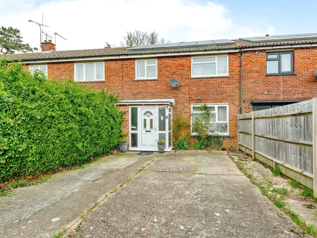 4 bed terraced house for sale in Beeches Crescent, Crawley RH10, £