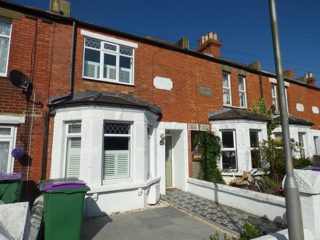 3 bed terraced house for sale in Chart Road, Folkestone CT19 Zoopla
