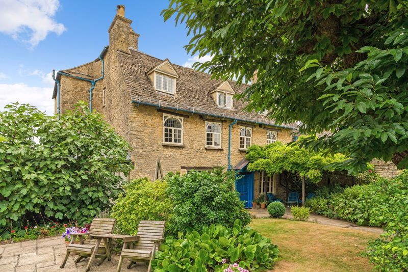 9 bed detached house for sale in Corn Street, Croftdown, Witney OX28