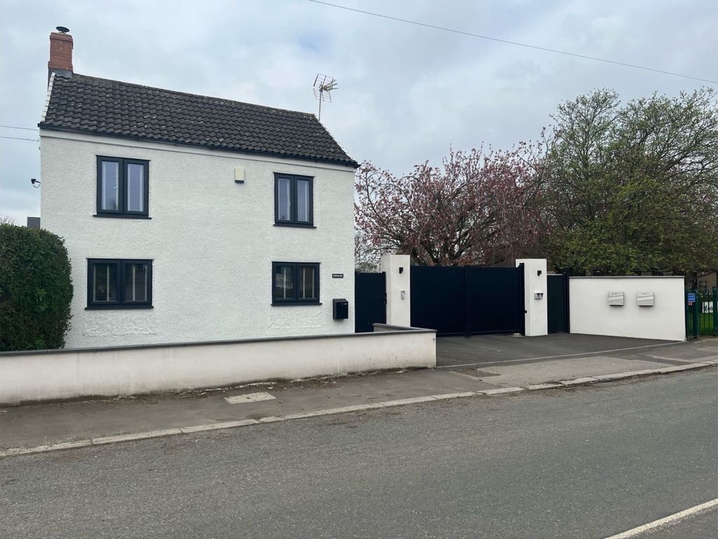 4 bed detached house for sale in House With Two Bedroom Annex, Bedale DL8 Zoopla