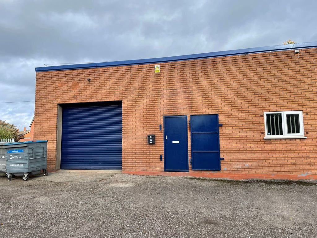 Light industrial to let in Unit 4 Penkridge Industrial Estate