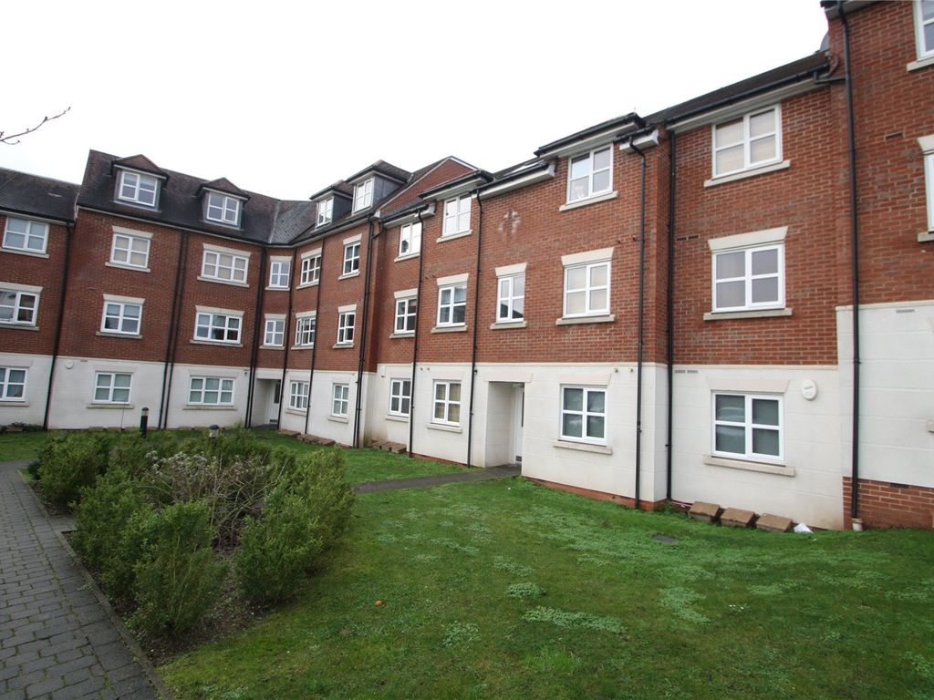 2 bed flat to rent in Hubbard Court, Valley Hill, Loughton IG10 Zoopla