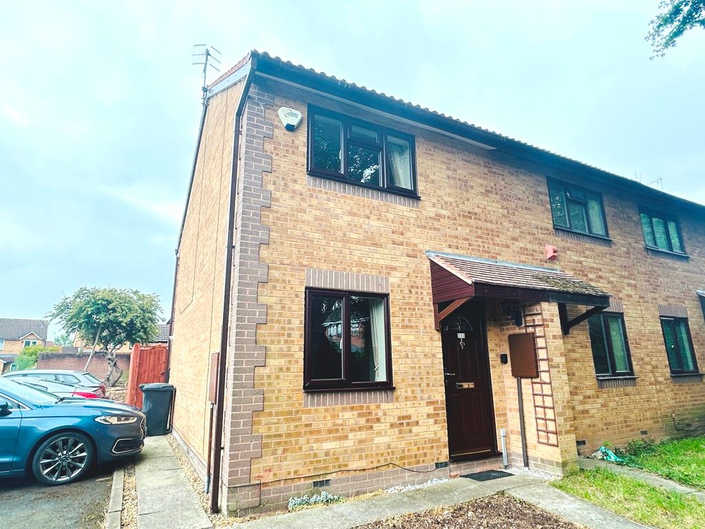 2 bed terraced house to rent in St. Philips Drive, Evesham WR11, £975