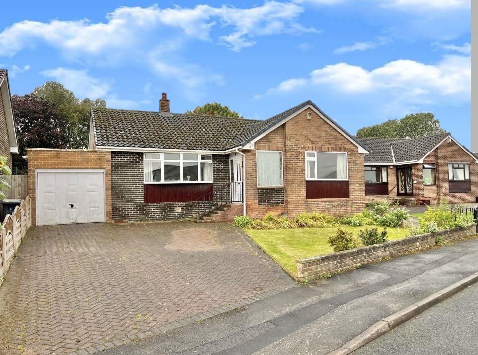 3 bed detached bungalow for sale in Moorland Avenue, Staincross