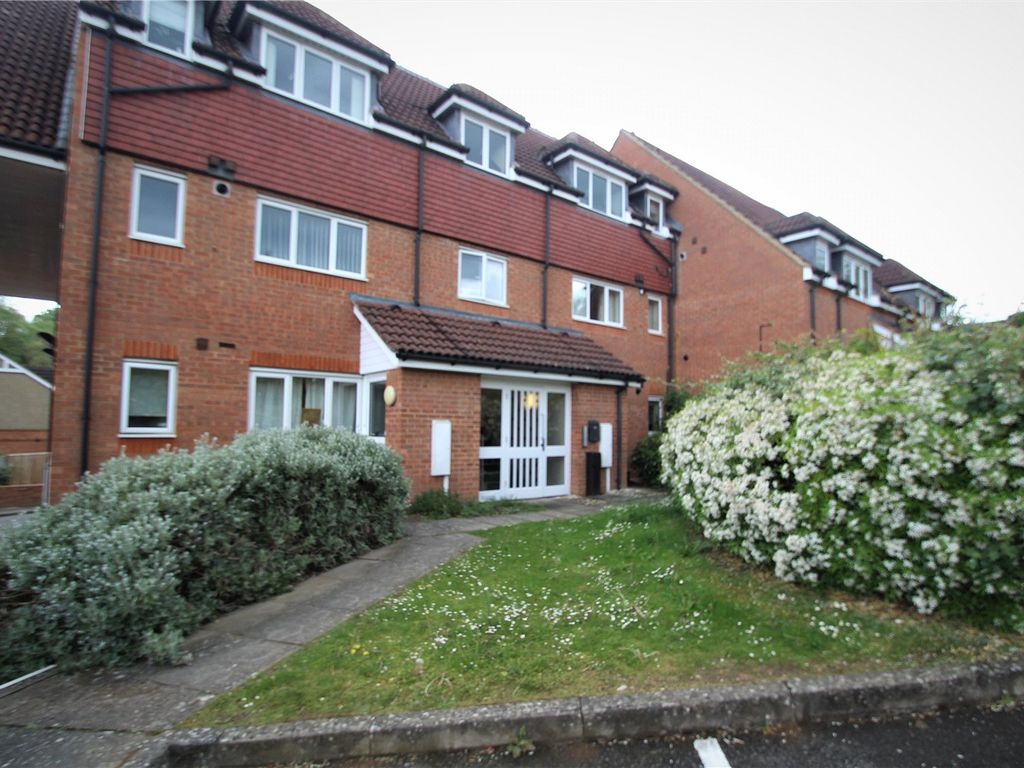 2 bed flat to rent in Lenborough Road, Buckingham MK18 Zoopla
