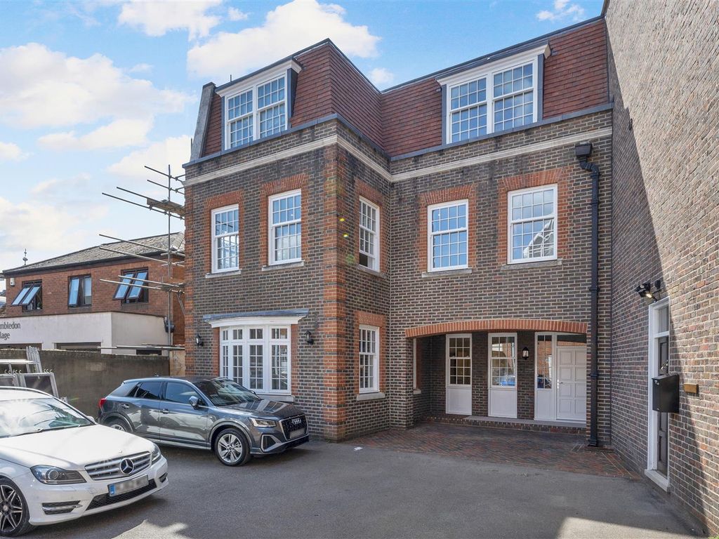 2 bed flat for sale in Gibbard Mews, High Street, Wimbledon Village