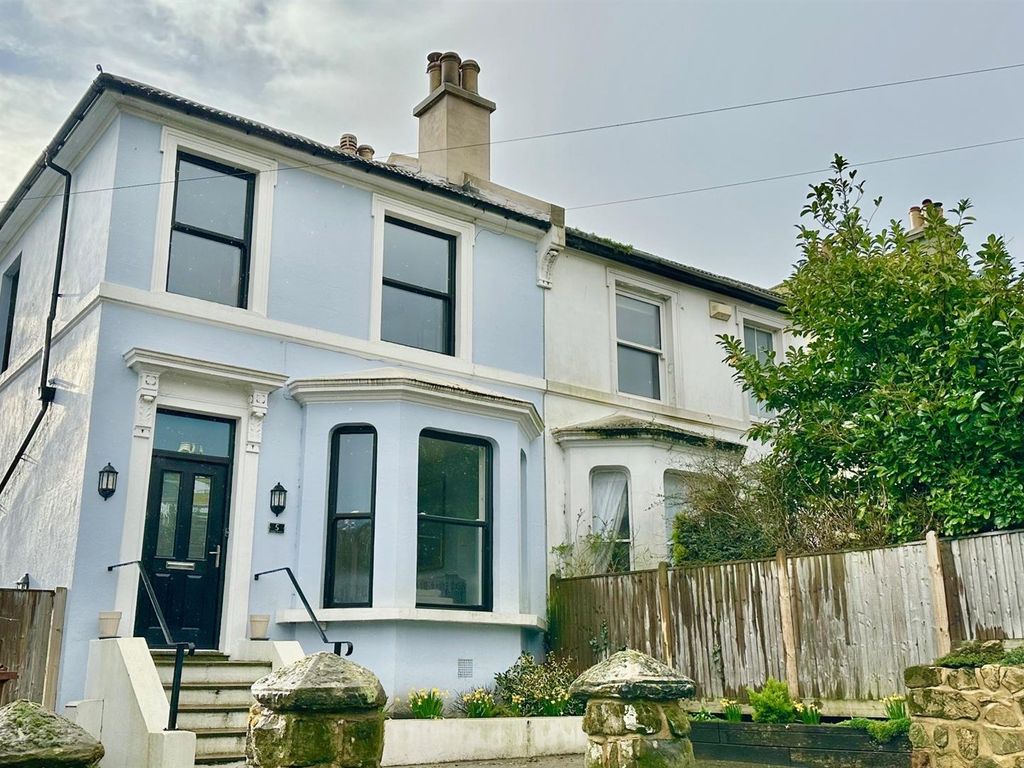 3 bed semidetached house for sale in Baldslow Road, Hastings TN34, £