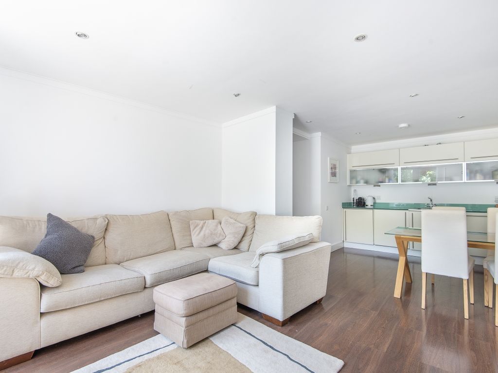 2 bed flat to rent in Upper Richmond Road, London SW15 Zoopla
