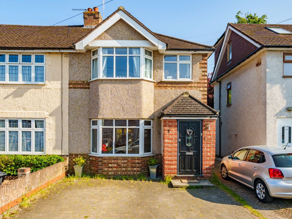 3 bed end terrace house for sale in Byfleet, Surrey KT14 Zoopla