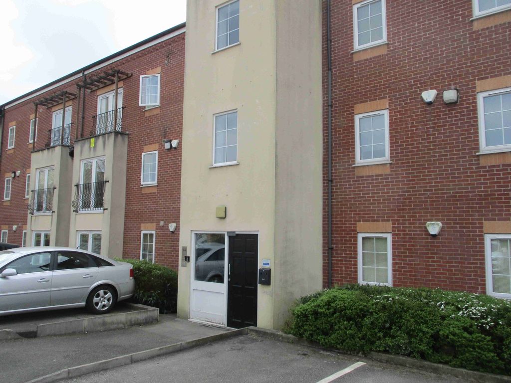 2 bed flat to rent in Windermere Court, Windermere Road, Leigh, Greater