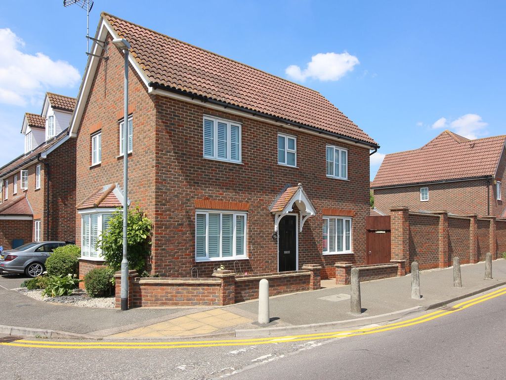 3 bed link detached house for sale in Love Lane, Aveley RM15, £450,000
