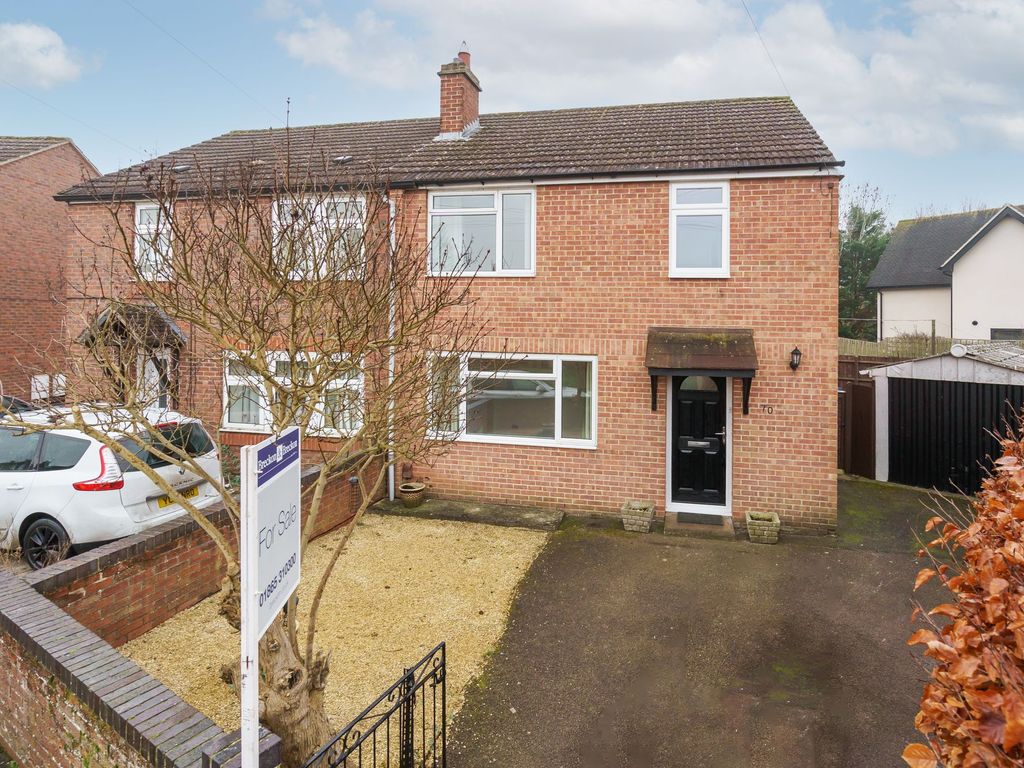 3 bed semidetached house for sale in Queens Avenue, Kidlington OX5