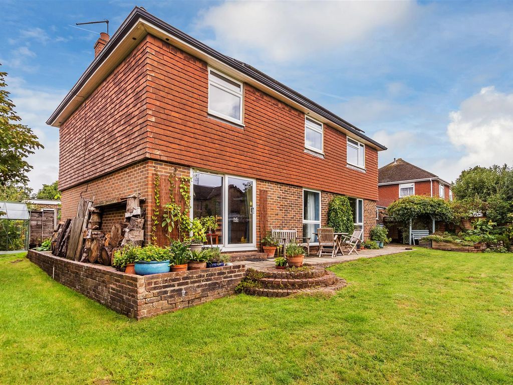 4 bed linkdetached house for sale in Roseacre, Hurst Green, Oxted RH8