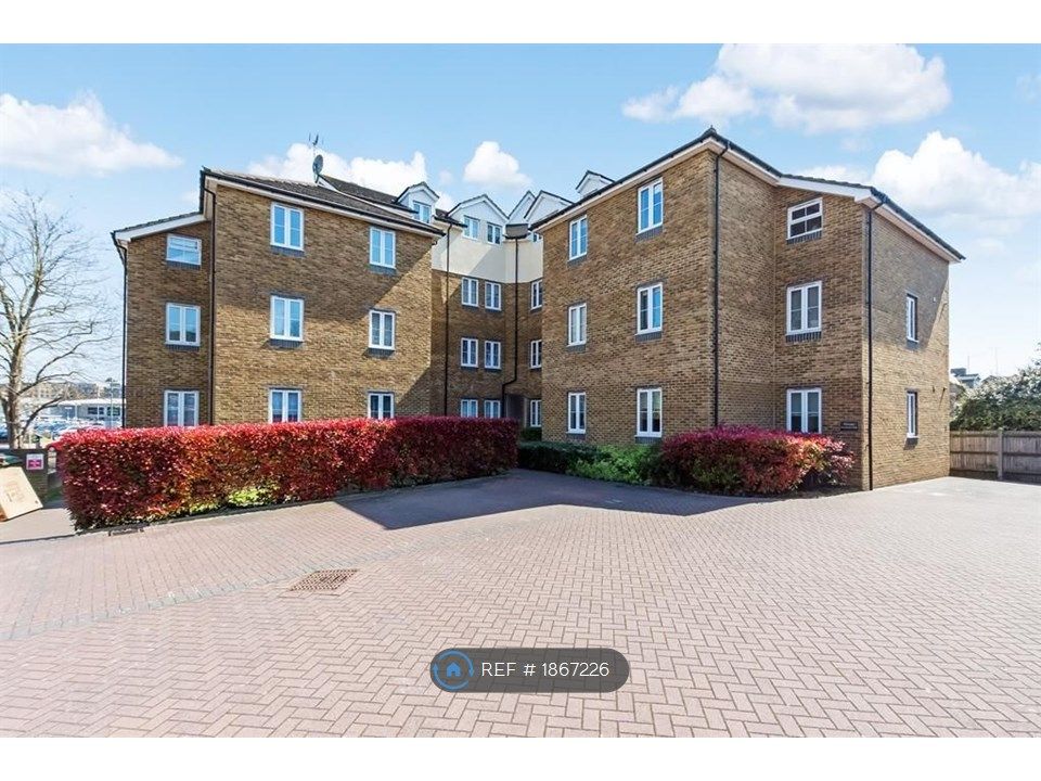 2 bed flat to rent in Kings Court, Dartford DA1, £1,500 pcm Zoopla