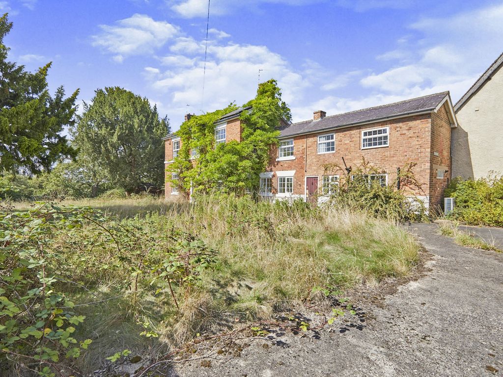 4 bed detached house for sale in Tamworth Road, Long Eaton, Nottingham