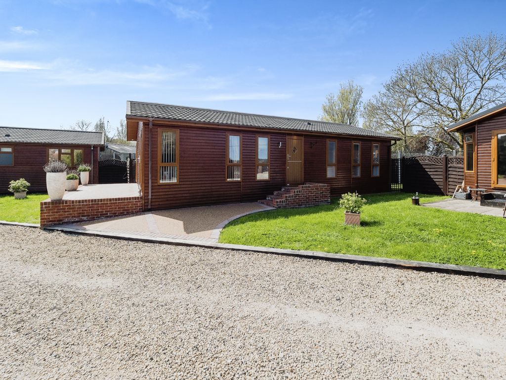 2 bed bungalow for sale in St. Marys Lane, Upminster RM14, £270,000